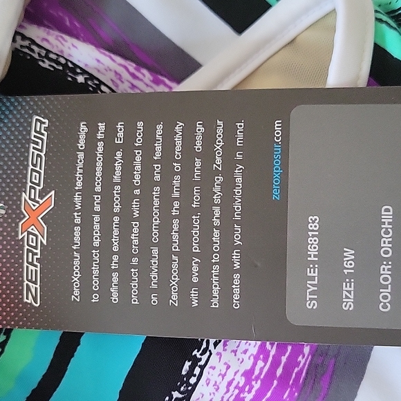 Swimsuit top - Picture 6 of 6